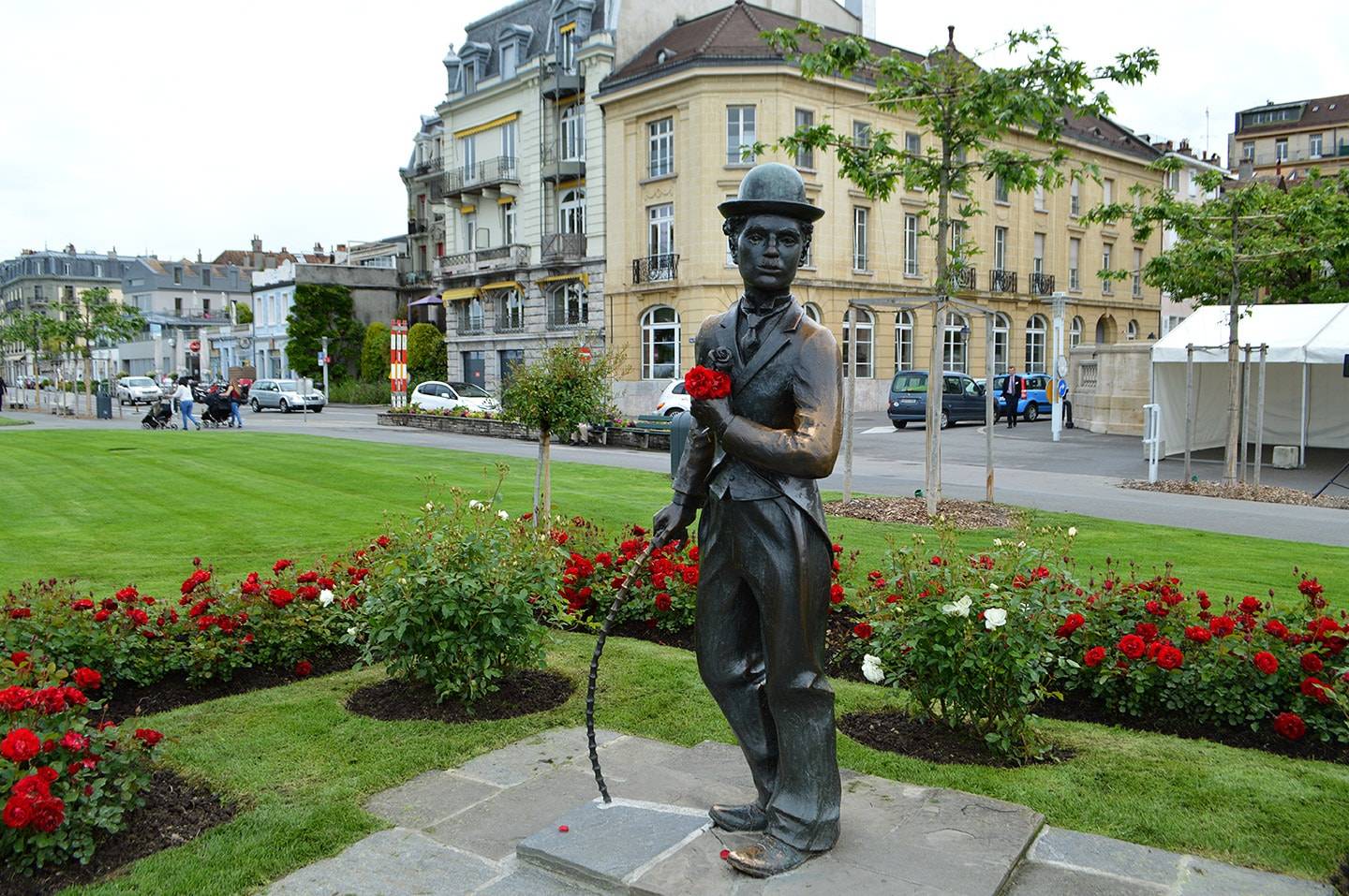 Статуя Чарли Чаплина в Швейцарии